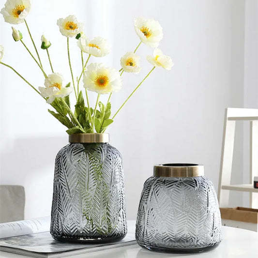 Vase gris transparent