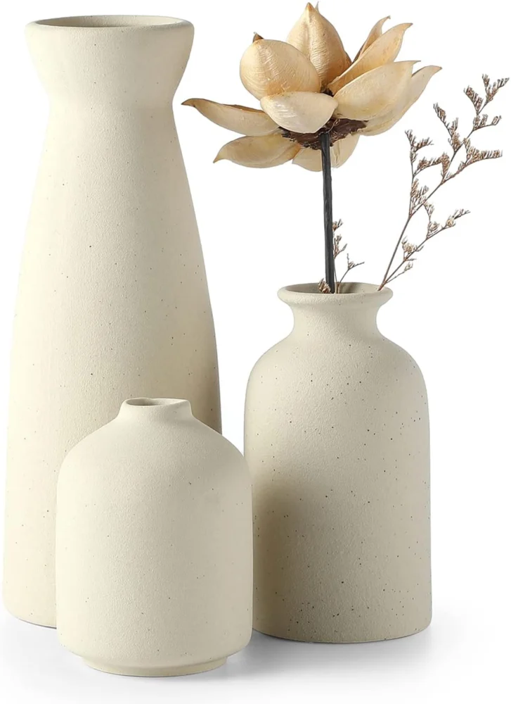 Lot de 3 petits vases céramique beige, tailles variées