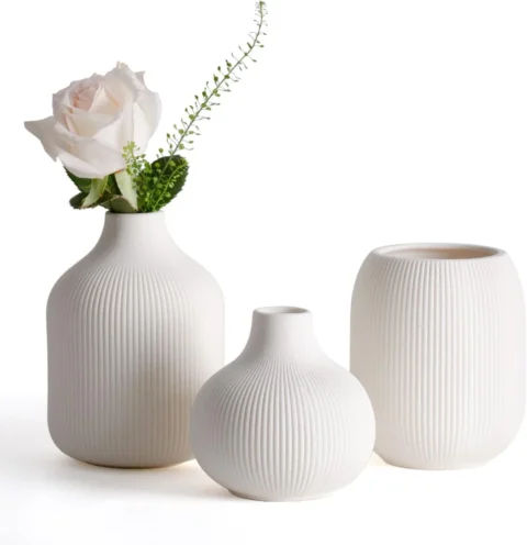 Lot de 3 vases en céramique blanche côtelée