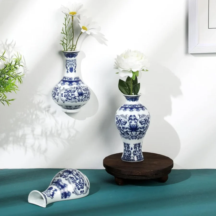 Lot de 3 vases muraux en céramique bleu et blanc