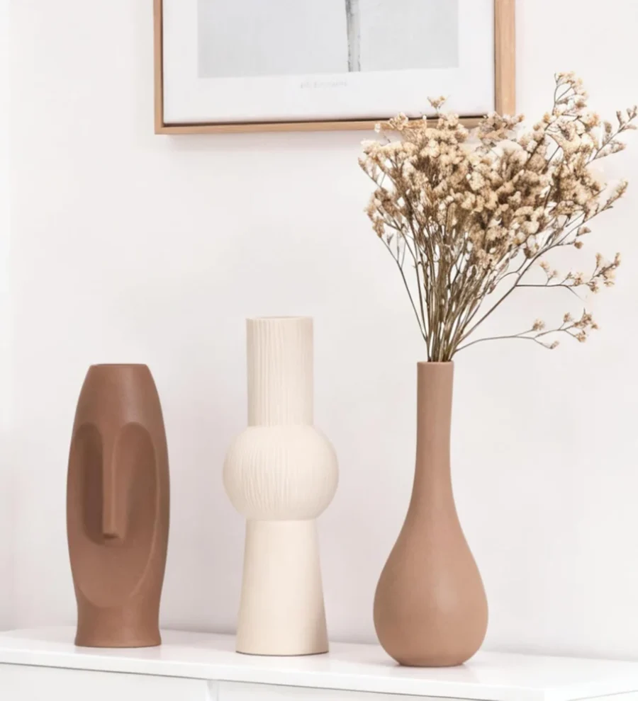 Lot de 3 vases visage en céramique marron et beige