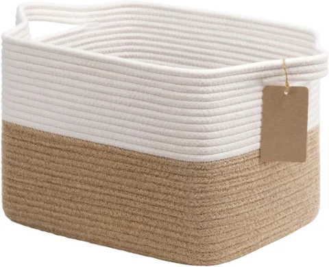 Panier en corde de coton avec étiquette, jute et blanc