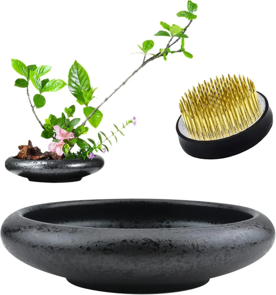Vase ikebana rond profond avec grenouille en cuivre