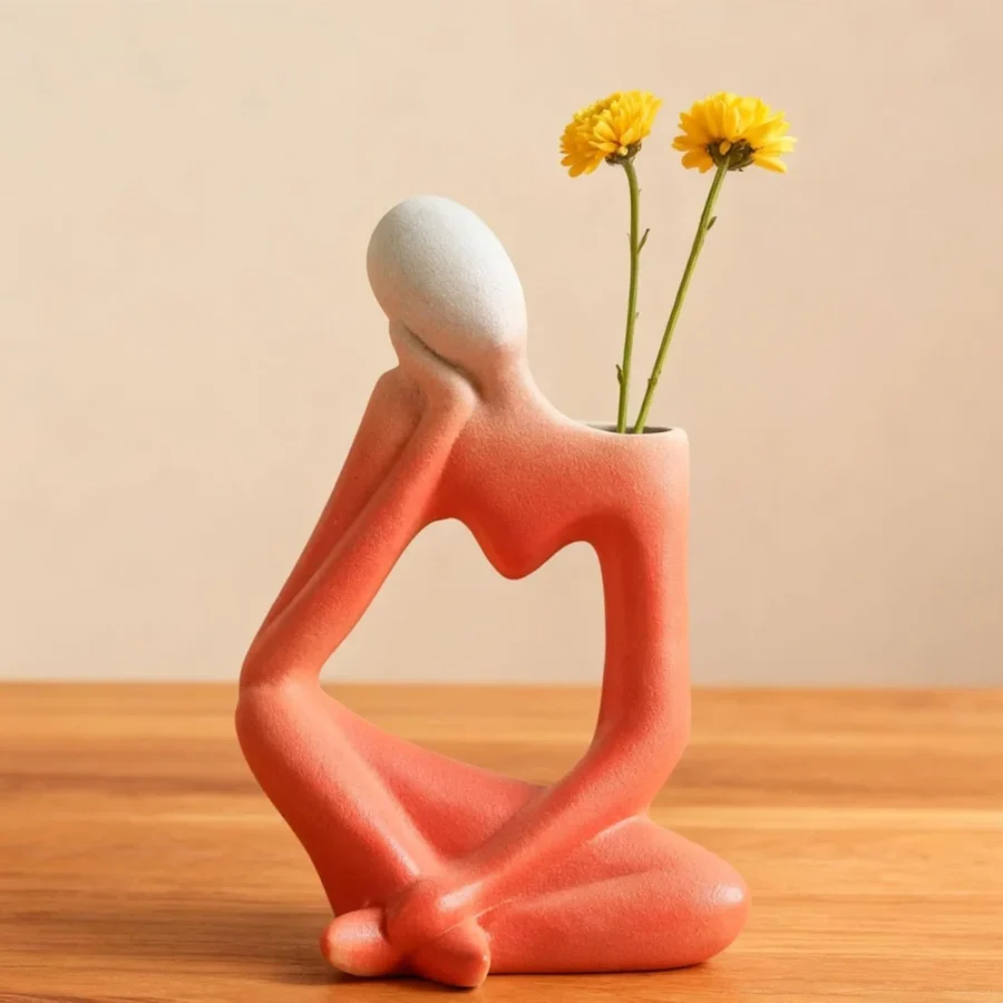 Vase penseur en céramique rouge, 19 cm de haut